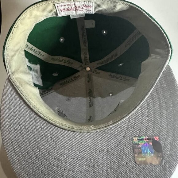 Philadelphia Eagles - Mitchell & Ness - Fitted Hat - Size 7 - Picture 2 of 4